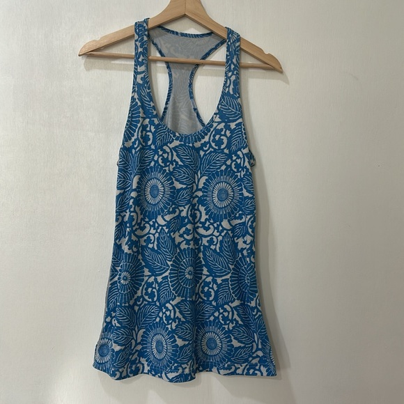 lululemon athletica Tops - LULEMON WOMENS ACTIVEWEAR TANK TOP BLUE WHITE FLORAL Sz MD o LG